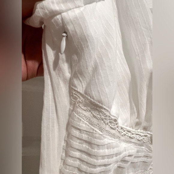 Astr The Label Size S Short Sleeve Mini Dress with Ruffle Trim & V-Neckline NWOT - Picture 8 of 10